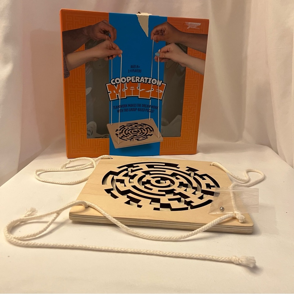 NWOT Cooperation Maze Discontinued Teamwork Game, Complete, Excellent Condition